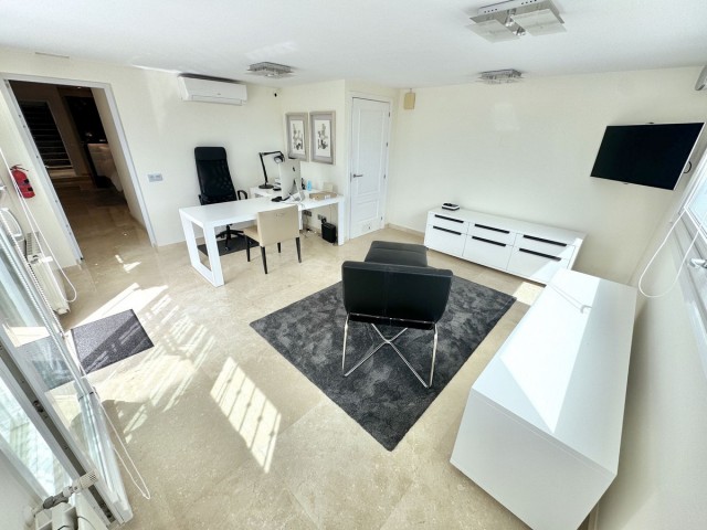 5 Bedrooms Villa in Benalmadena