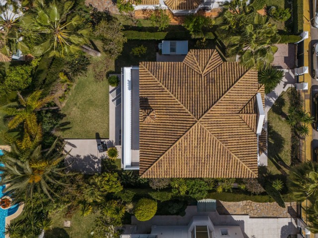 4 Soveroms Villa i Estepona