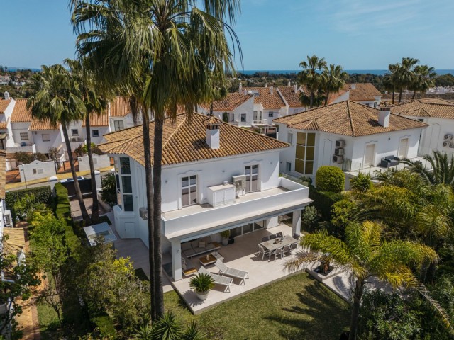 4 Soveroms Villa i Estepona