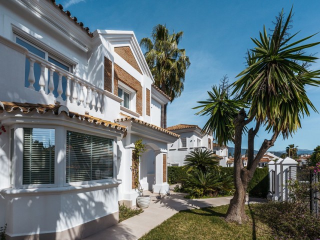 4 Soveroms Villa i Estepona