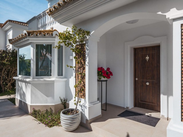4 Soveroms Villa i Estepona