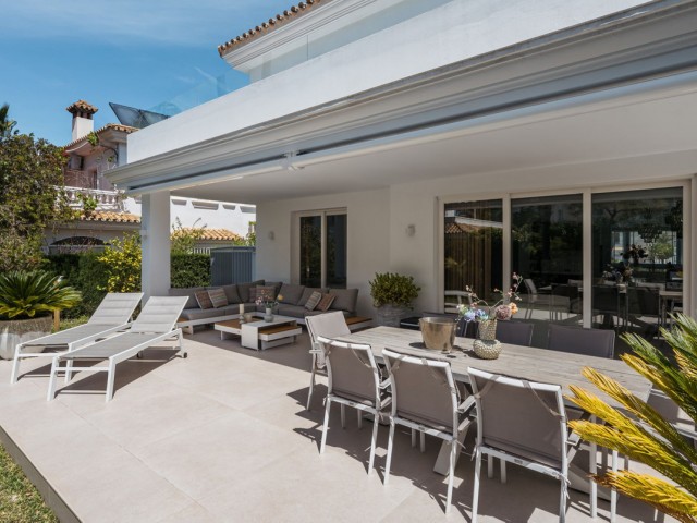 4 Soveroms Villa i Estepona