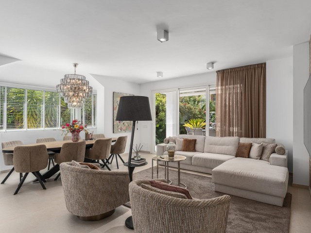 4 Soveroms Villa i Estepona