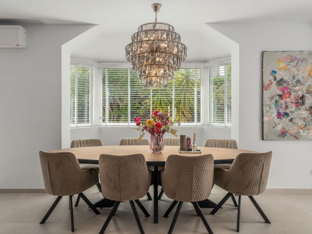 4 Schlafzimmer Villa in Estepona