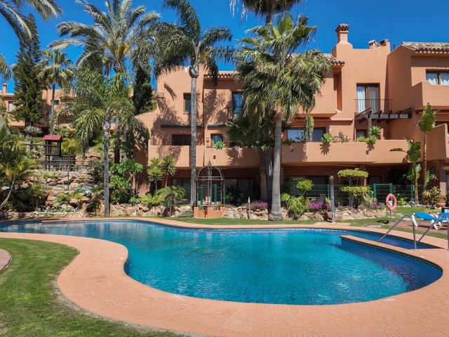 Maison mitoyenne avec 6 Chambres  à Riviera del Sol