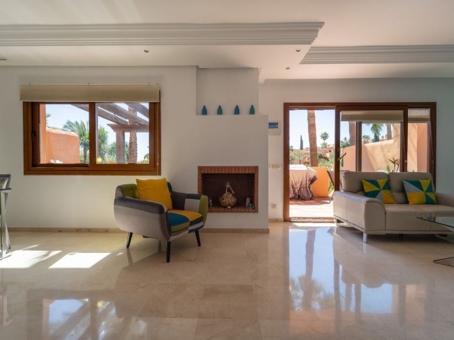 Maison mitoyenne avec 6 Chambres  à Riviera del Sol