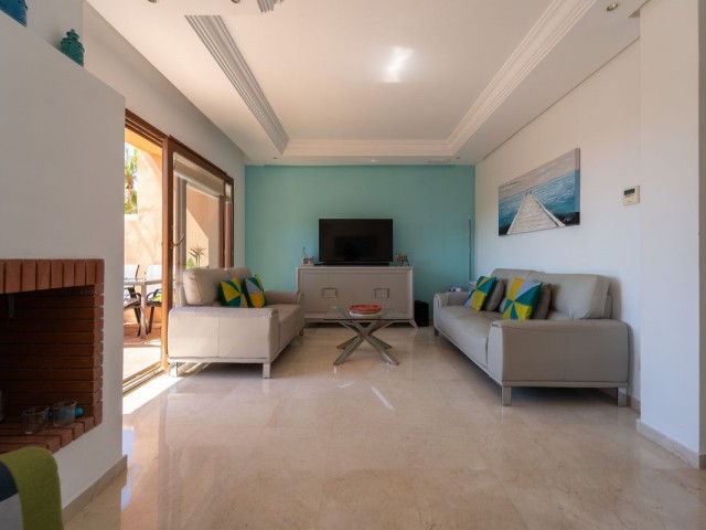 Maison mitoyenne avec 6 Chambres  à Riviera del Sol