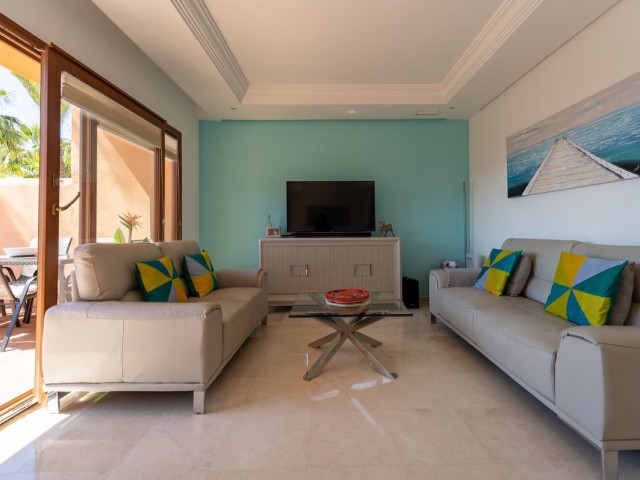 Maison mitoyenne avec 6 Chambres  à Riviera del Sol
