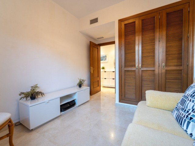 Maison mitoyenne avec 6 Chambres  à Riviera del Sol