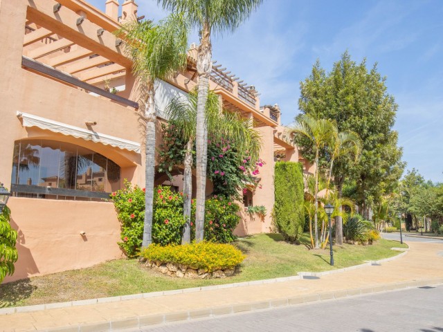 Apartamento con 2 Dormitorios  en New Golden Mile