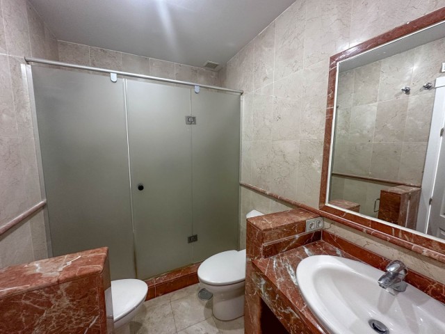 Apartamento con 2 Dormitorios  en New Golden Mile