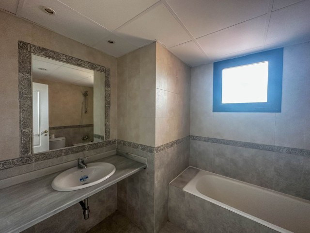 Apartamento con 2 Dormitorios  en New Golden Mile