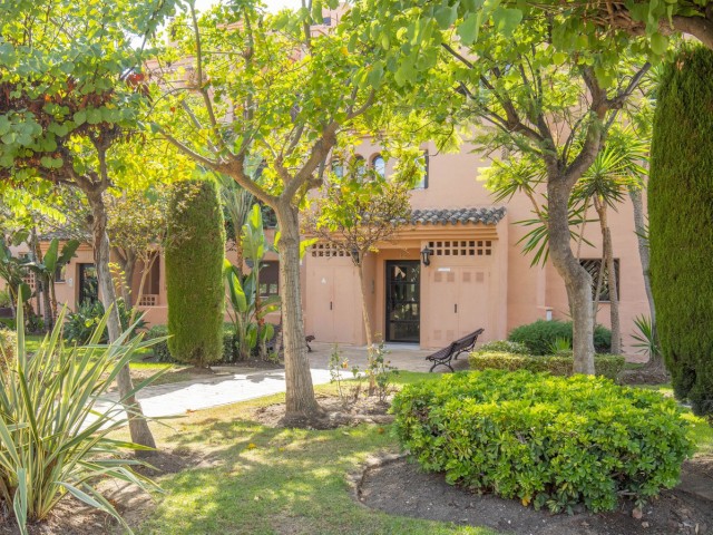 Apartamento con 2 Dormitorios  en New Golden Mile