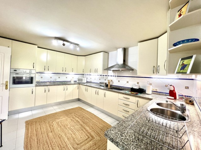 2 Schlafzimmer Apartment in Bahía de Marbella