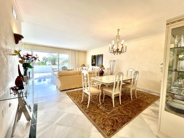 2 Schlafzimmer Apartment in Bahía de Marbella