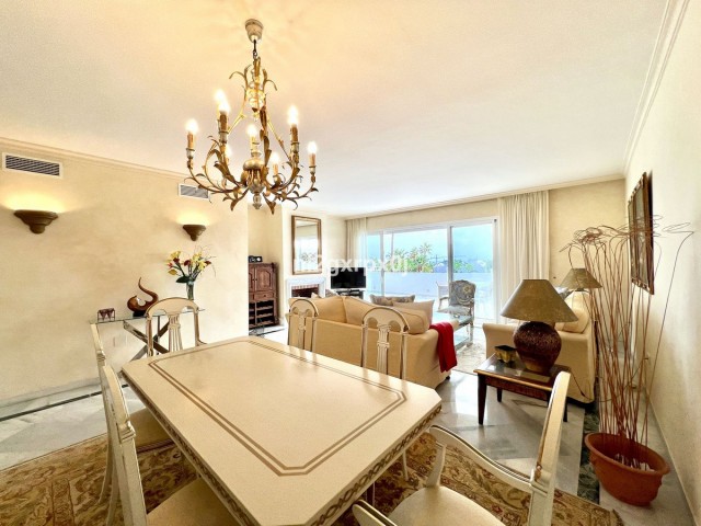 2 Schlafzimmer Apartment in Bahía de Marbella