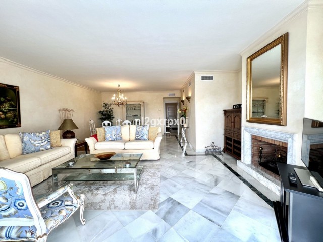 2 Schlafzimmer Apartment in Bahía de Marbella