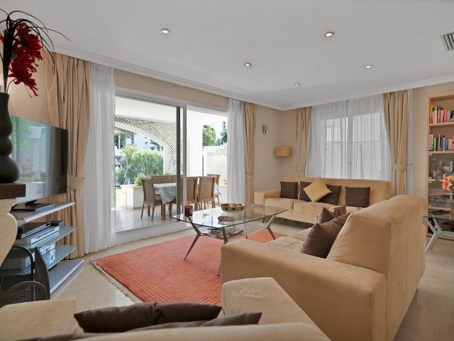 2 Bedrooms Apartment in New Golden Mile