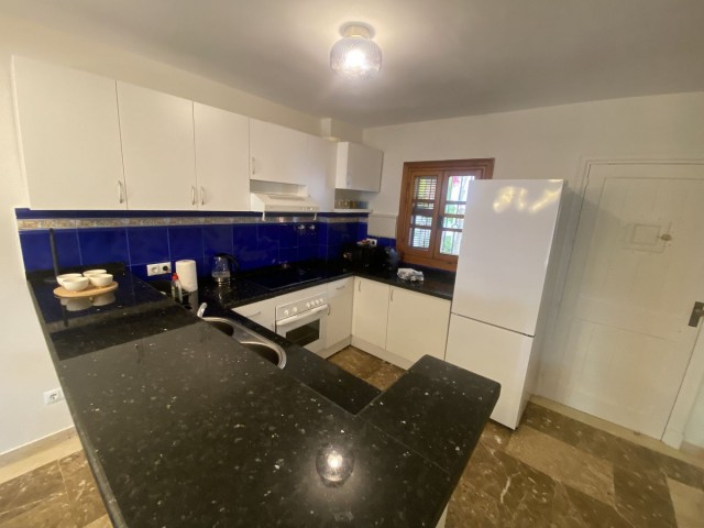 2 Bedrooms Townhouse in Estepona