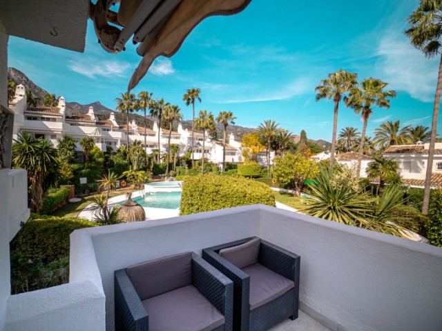 Adosado con 3 Dormitorios  en Sierra Blanca