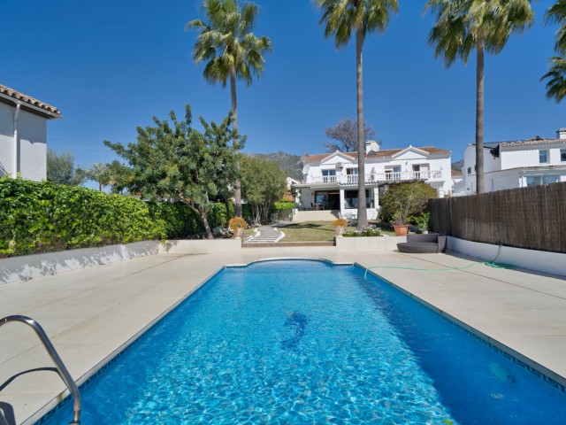 Villa avec 4 Chambres  à Marbella