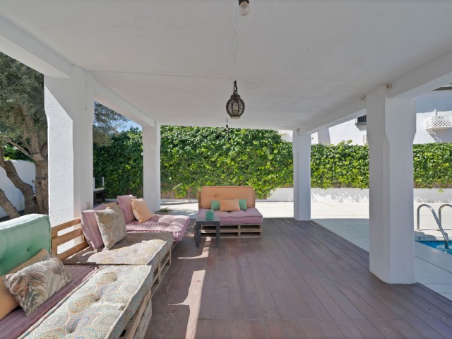 Villa avec 4 Chambres  à Marbella