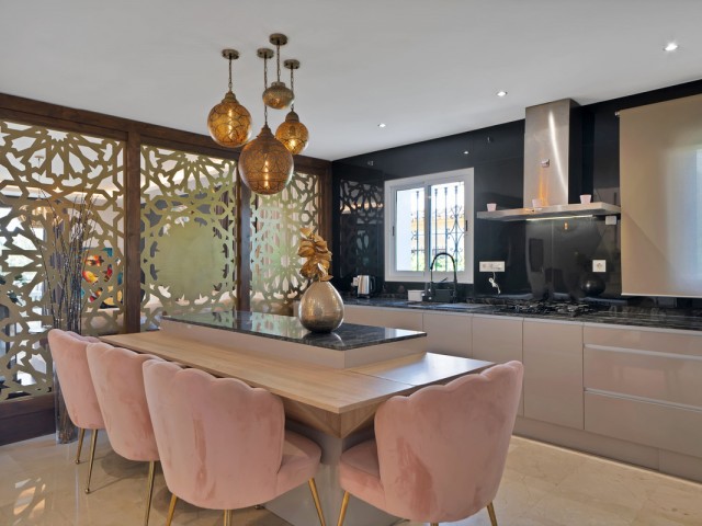 Villa avec 4 Chambres  à Marbella