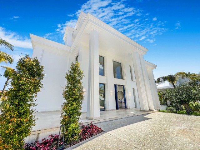 6 Bedrooms Villa in The Golden Mile