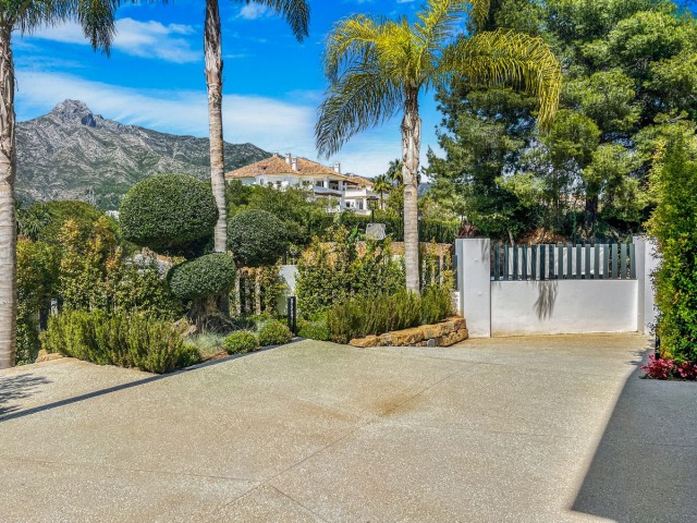 6 Bedrooms Villa in The Golden Mile
