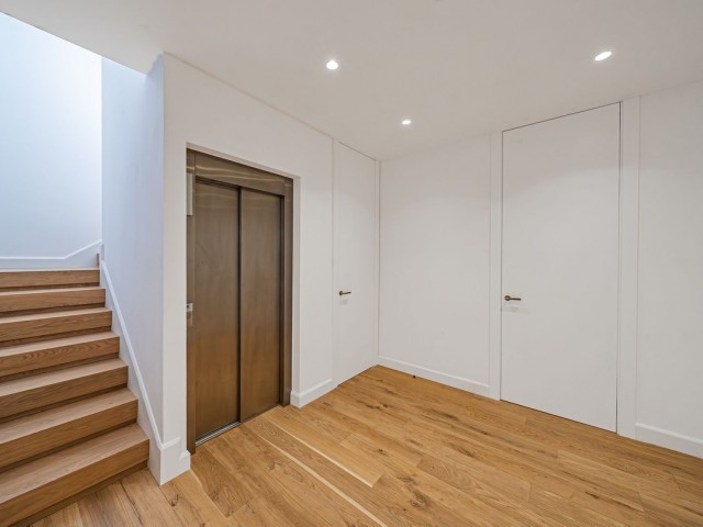 6 Bedrooms Villa in The Golden Mile