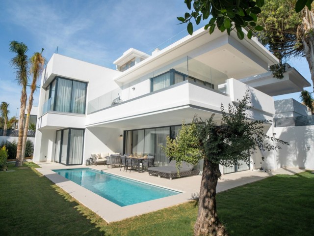 4 Bedrooms Villa in The Golden Mile