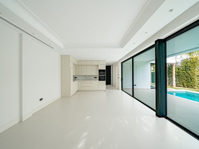 4 Bedrooms Villa in The Golden Mile