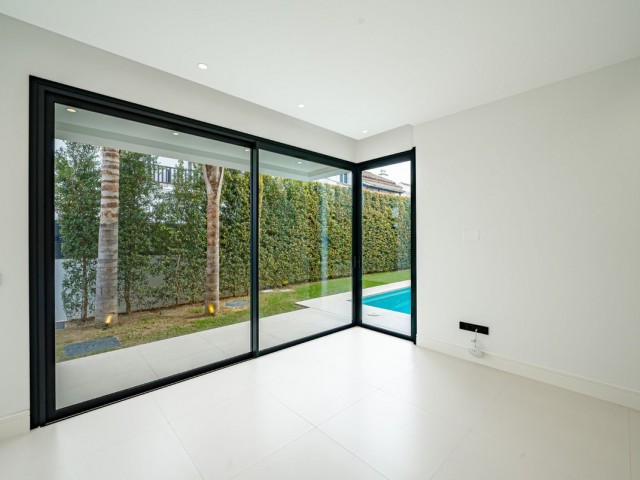 4 Bedrooms Villa in The Golden Mile