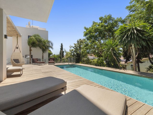 6 Schlafzimmer Villa in Costabella