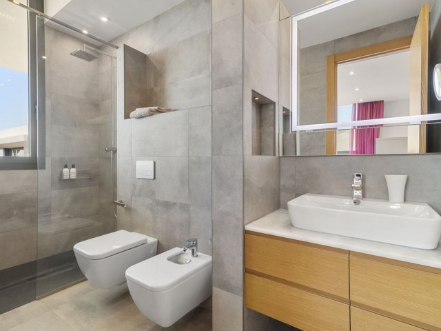 6 Schlafzimmer Villa in Costabella