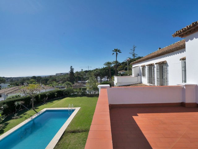 6 Sovrums Villa i Las Brisas