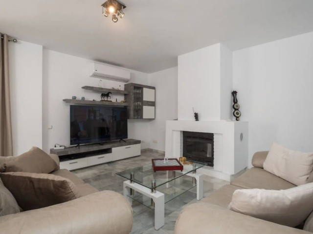4 Slaapkamer Rijtjeshuis in Atalaya
