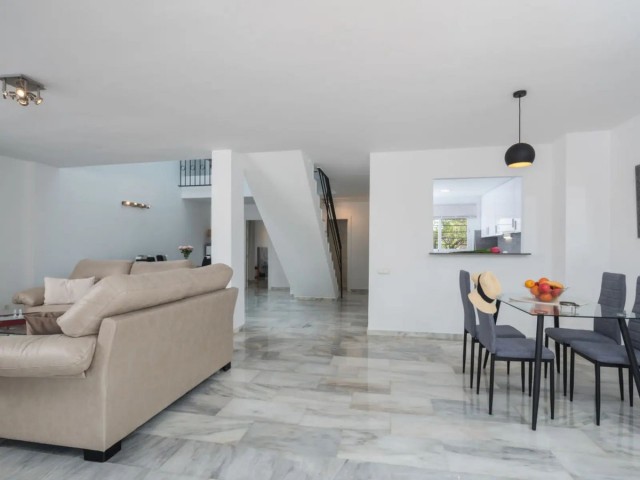 4 Slaapkamer Rijtjeshuis in Atalaya