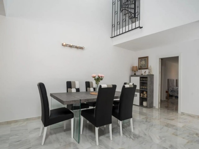 4 Slaapkamer Rijtjeshuis in Atalaya