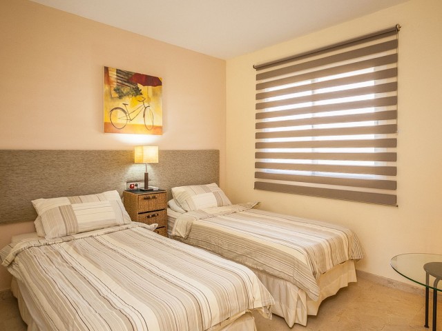 Ático con 2 Dormitorios  en Elviria