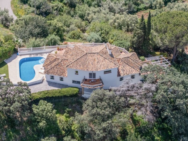 Villa con 5 Dormitorios  en Mijas