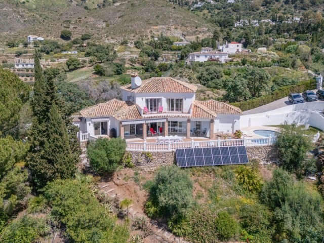 Villa con 5 Dormitorios  en Mijas