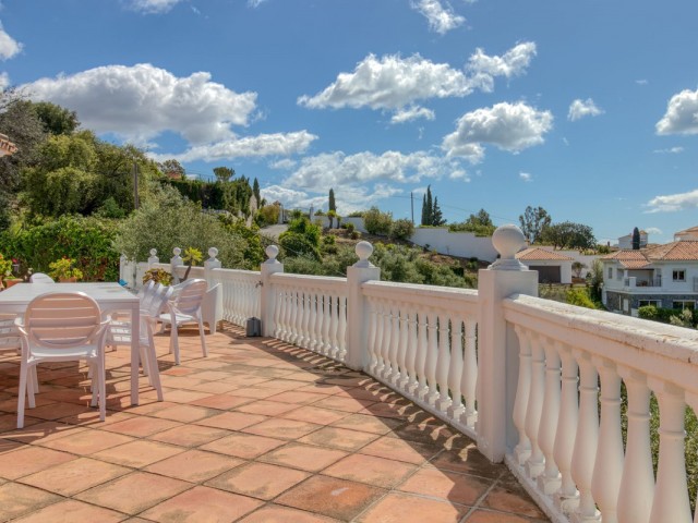 Villa con 5 Dormitorios  en Mijas