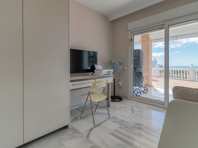 Villa con 5 Dormitorios  en Mijas