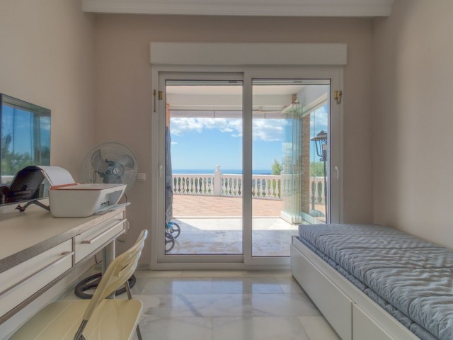 Villa con 5 Dormitorios  en Mijas