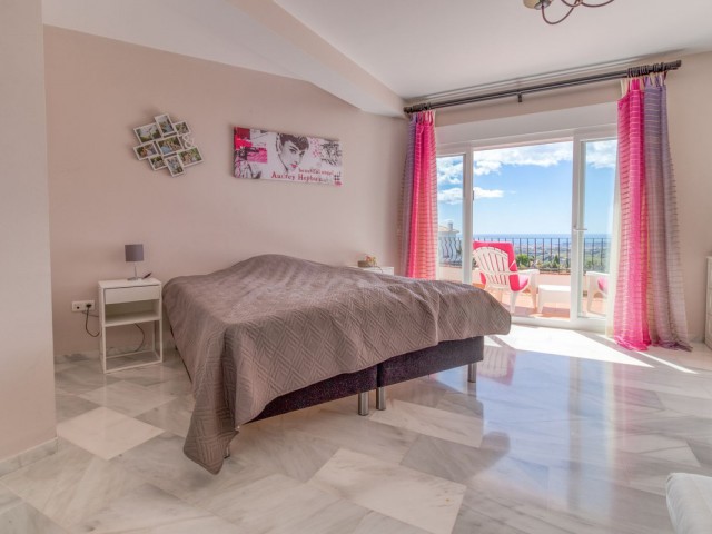 Villa con 5 Dormitorios  en Mijas