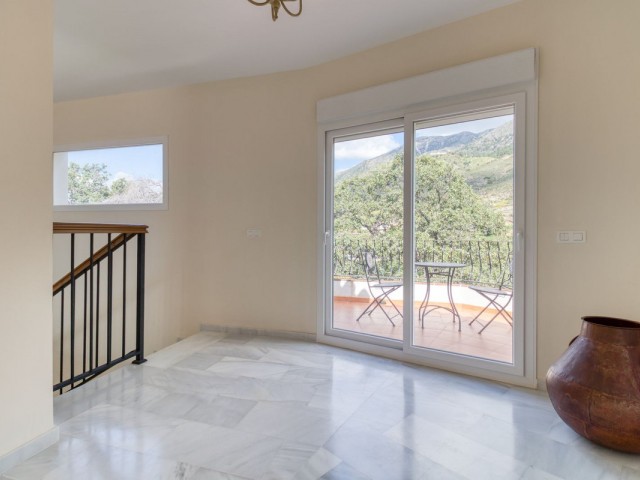 Villa con 5 Dormitorios  en Mijas