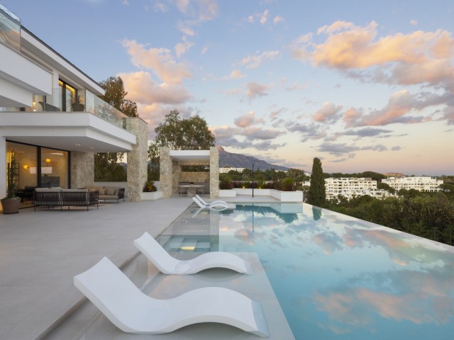 5 Sovrums Villa i La Quinta