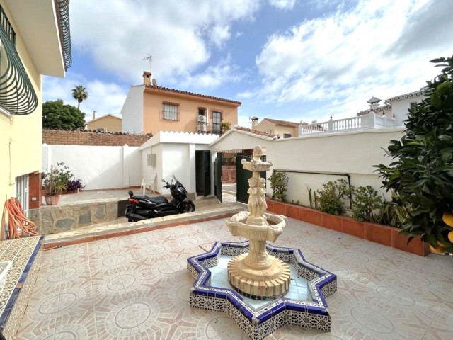 Villa con 5 Dormitorios  en Mijas