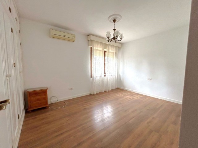 5 Bedrooms Villa in Mijas